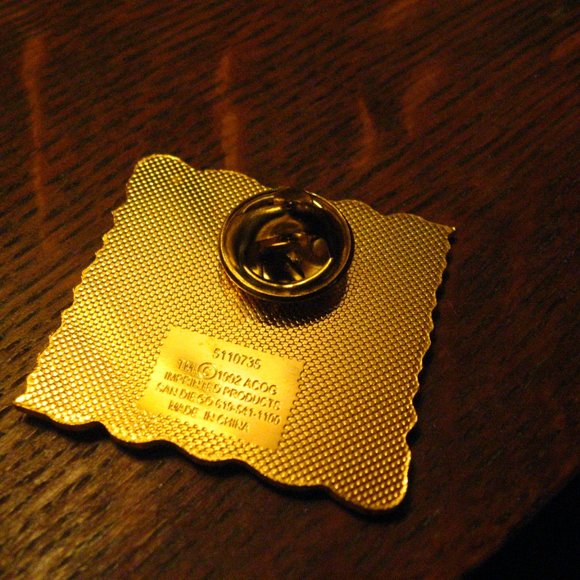 Atlanta GA Olympics 1996 Eagle Snacks Lapel Pin - Picture 4 of 4